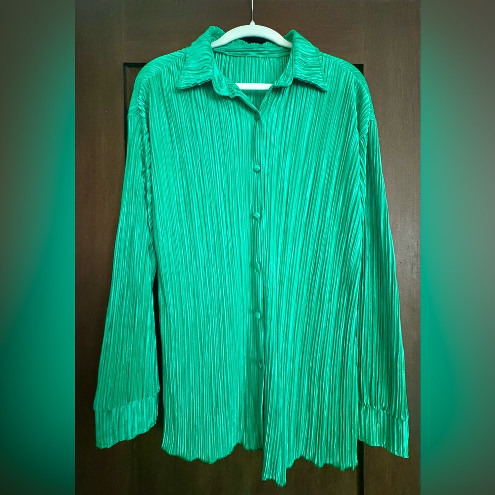 Vibrant Green Plisse Long sleeve Button-Up Blouse